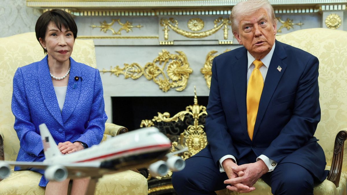 Video: Japonská premiérka jen překvapeně roztáhla oči, když uslyšela Trumpa