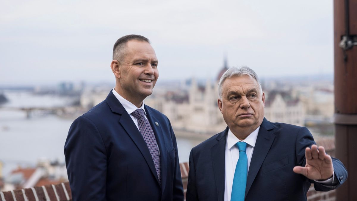 Polský prezident u Orbána. Putin už před volbami nepřekáží