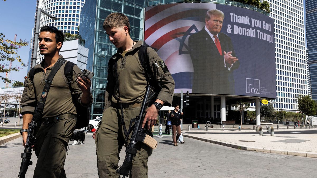 Trump hledá cestu, jak vycouvat z války s Íránem. Čeká prý na „vítězný moment“