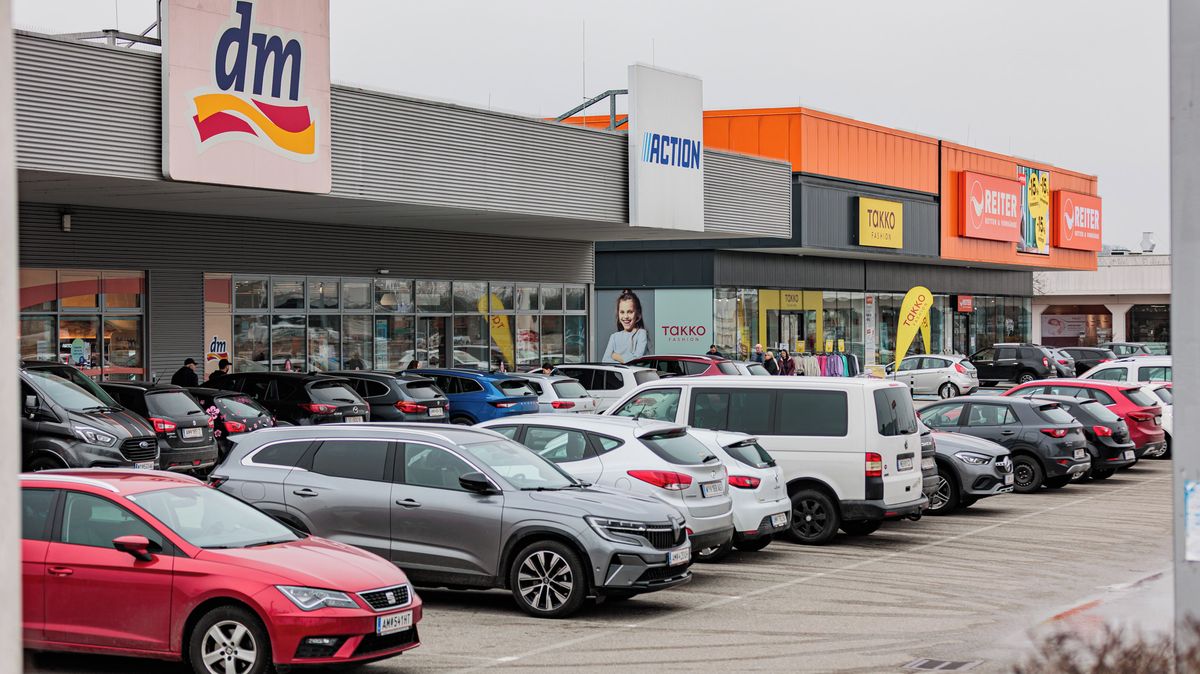 Češi koupili nové nákupní centrum v Rakousku