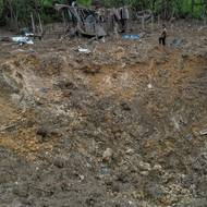 Toto počínání má být součástí operace Totální vyhlazení nařízené prezidentem Danielem Nobou s podporou Spojených států. Je zaměřená proti ozbrojeným skupinám, které pašují drogy podél 600 kilometrů dlouhé hranice s Kolumbií do přístavů na pobřeží Tichého oceánu.