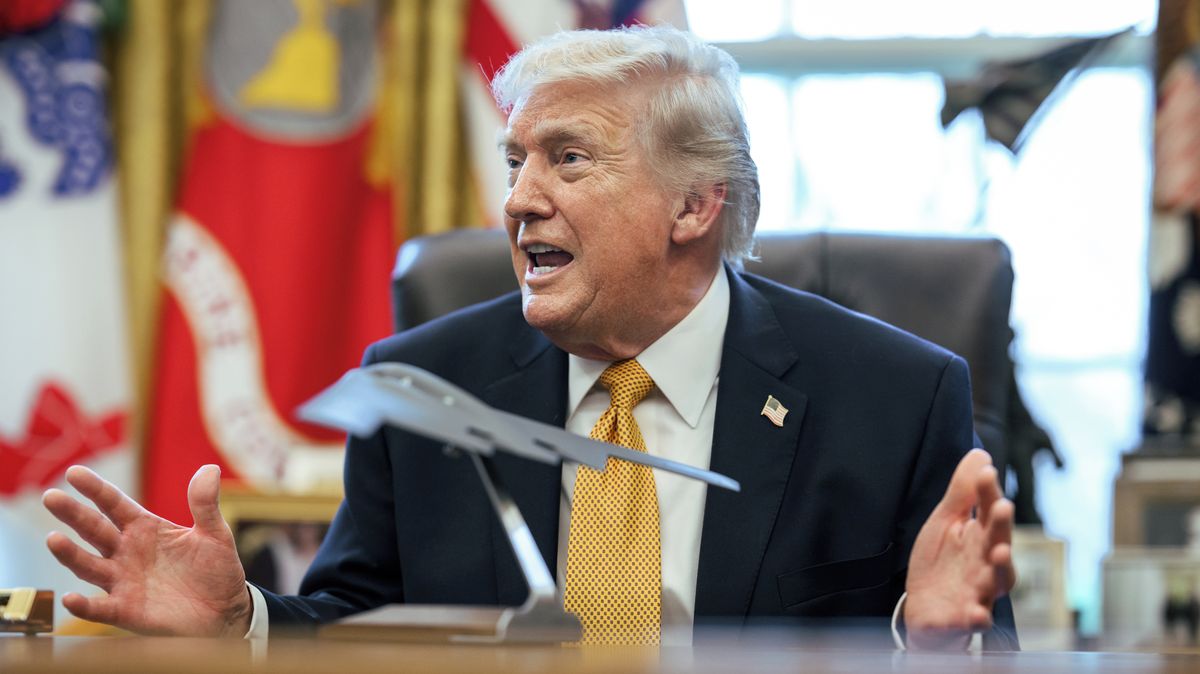 Než Trump promluvil o Íránu, někdo už měl nabito