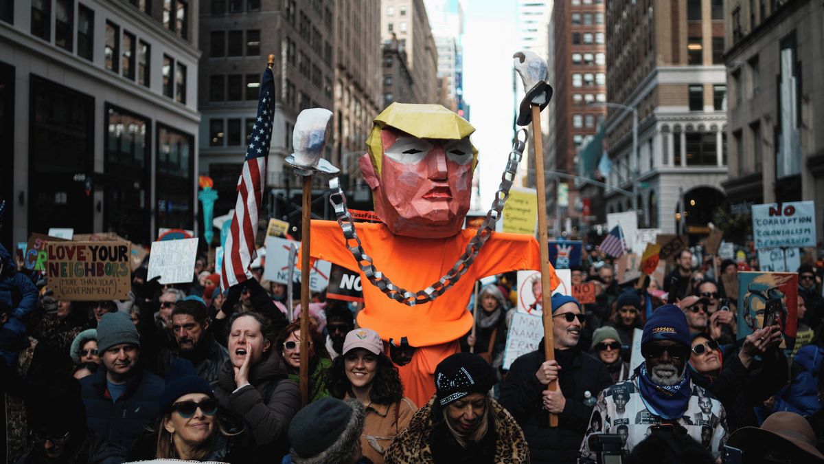 Ve Spojených státech se konají demonstrace No Kings namířené proti Trumpovi