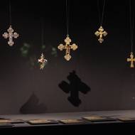 Nakolik dramatická byla historie svatovítského pokladu, ukazuje počínání Karlova syna Zikmunda, který musel po obsazení Prahy zaplatit svým žoldákům. „Proto neváhal a sáhl na svatovítský poklad svého otce,“ zmiňuje Fajt.