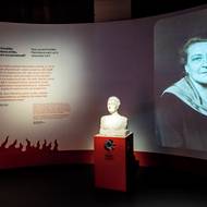 Busta Františky Plamínkové.