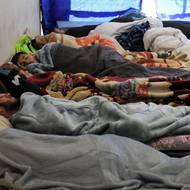 „Chtějí, aby to skončilo. Sama pocházím z jihu a v říjnu loňského roku jsem přišla o svůj domov. Chápu, jak se cítí. Ale od roku 2009 se situace v Libanonu jen zhoršuje. Naučili jsme se očekávat to nejhorší,“ říká.

(Bejrút, 11. března.)