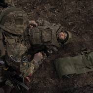 Ukrajinská mobilizační kampaň vyvolala rozporuplné reakce a čelila obviněním z nespravedlnosti, korupce a někdy i zneužívání.