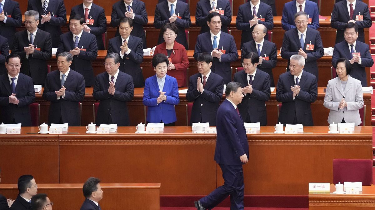 Menší růst a ještě utáhnout šrouby. Začíná největší politická událost Číny