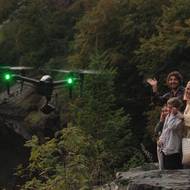 Jordan Haj v roli Petra a Barbora Poláková jako Denisa.