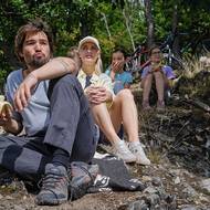 Jordan Haj v roli Petra a Barbora Poláková jako Denisa.