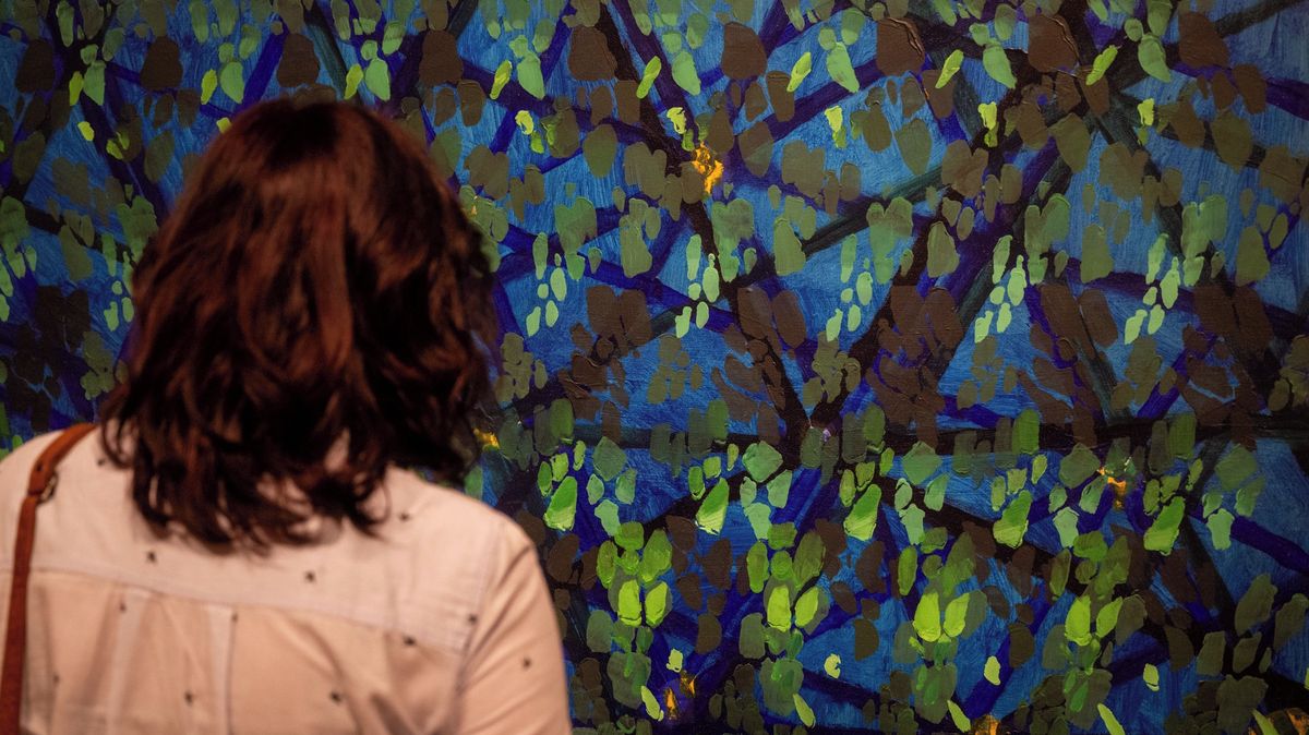 Nové výstavy v Pardubicích představují krajinu i šperky uznávaného autora