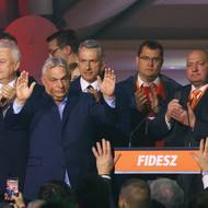 Poděkoval příznivcům strany za podporu, vyzdvihl hlasy od Maďarů žijících v zahraničí. „Dva a půl milionu voličů pro nás hlasovalo. A my je nezklameme,“ pronesl maďarský premiér.