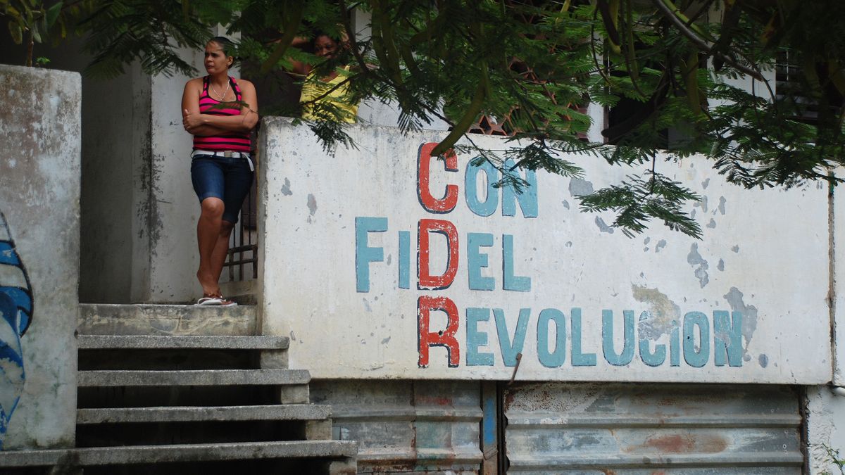 Dekády bránila revoluci, teď se cítí odstrčená. Pouliční výbory na Kubě mizí