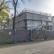 Cena nemocničního „bufetu“ má být 34,8 milionu korun bez DPH. Původní předpokládaná hodnota byla o deset milionů nižší. V dolním patře má být jídelna se zázemím, v horním kavárna.