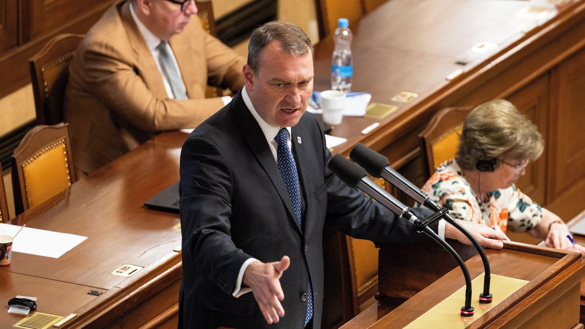 Sněmovna začala náhle projednávat televizní poplatky, může jednat i v sobotu