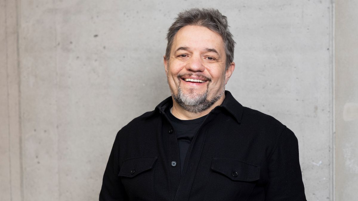 Nejtěžší je parodovat Petra Macinku, říká stand-up komik o současné vládě