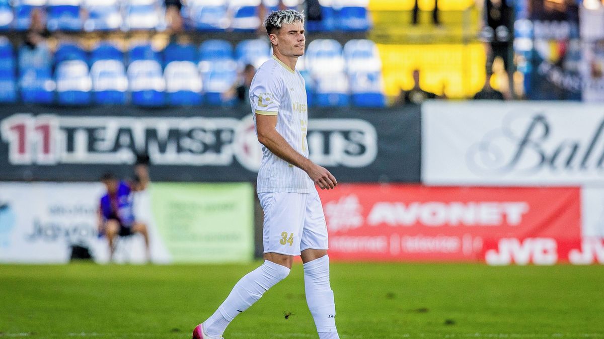 Prvoligový hráč vyřizoval vzkaz v sázkařské kauze. Obviněn není, v neděli nehrál