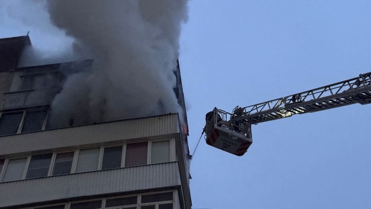 Ruský dronový útok poničil průmyslový areál v západoukrajinském Lucku