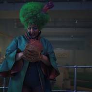 Sanchia Davids jako Miss Thursday.