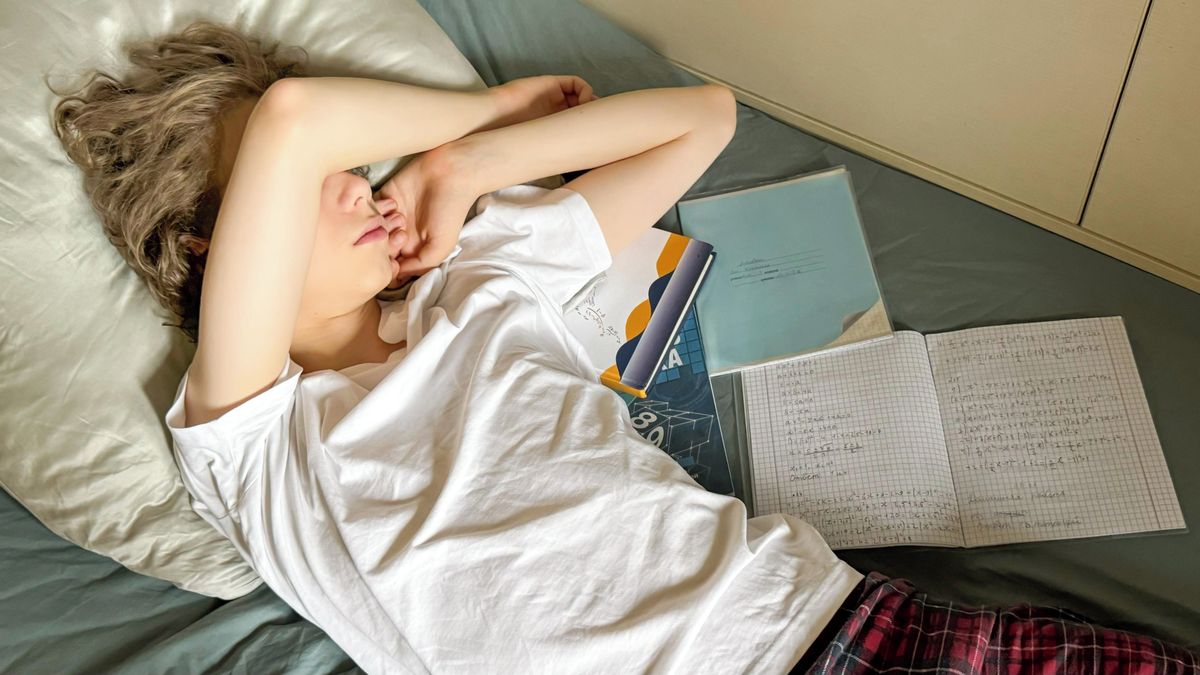 České děti rekordně málo spí. Navíc jim škodí dospávání o víkendu