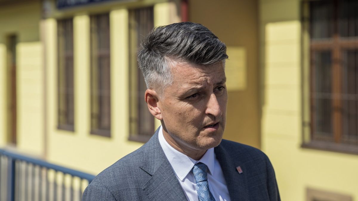 Šéf železnic jako realitní mág. Koupil další byt a prodávající opět prodělal