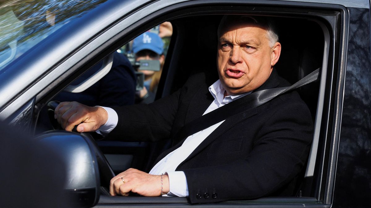 Neuteču, tvrdí Orbán. Stará garda Fideszu ale oslabila