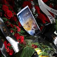 Potměšil, který byl od začátku 90. let na invalidním vozíku, se k divadlu vrátil hlavně díky kamarádovi a spolužákovi z DAMU, režisérovi Jakubovi Špalkovi, který za ním přišel s nabídkou role právě v divadelním spolku Kašpar.