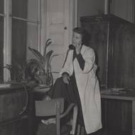 Anna Masaryková v archivu. 