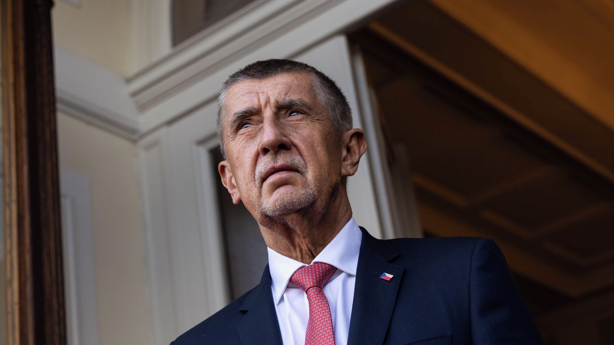 Vláda chce snazší vyhazovy na radnicích. Čistky úřadů mohou začít po volbách