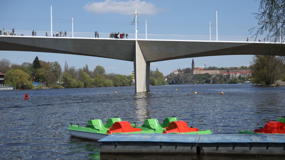 Praha má další spojení přes Vltavu. Podívejte se na nově otevřený Dvorecký most
