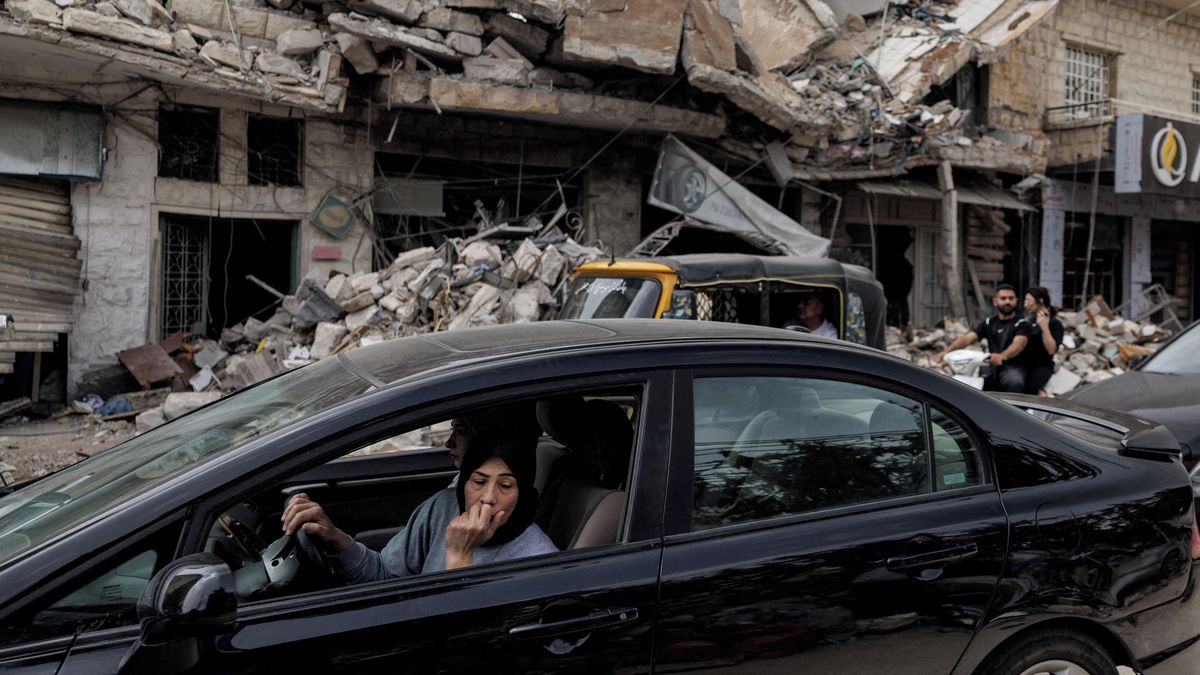 Fotky: Návrat po týdnech války. Když vidí trosky, často zase raději odejdou