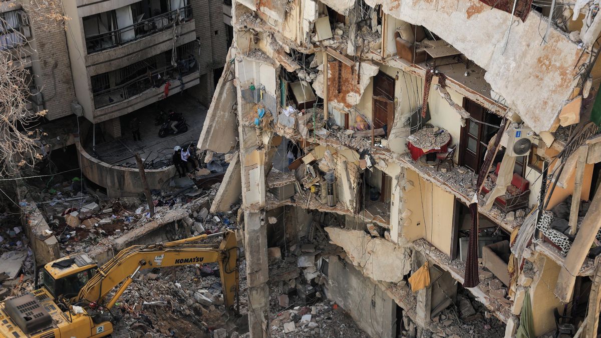 Počet obětí středečních izraelských úderů na Libanon vzrostl na 357, píše AFP