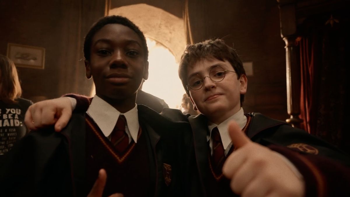 Ať seriál dopadne jakkoliv, Harry Potter peníze vydělá. Úspěch má i v Česku