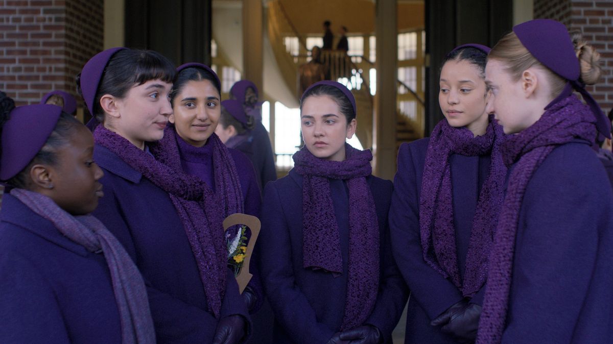 Recenze: Už to není úplně sci-fi. Seriál ukazuje výchovu dívek za diktatury