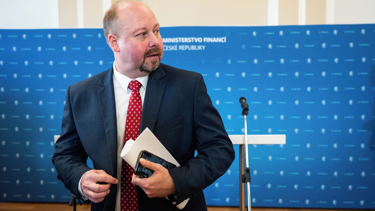 Ministr Tejc vyzval lidi k nahlášení vadného postu