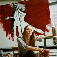 Hunter Schafer jako Jules.