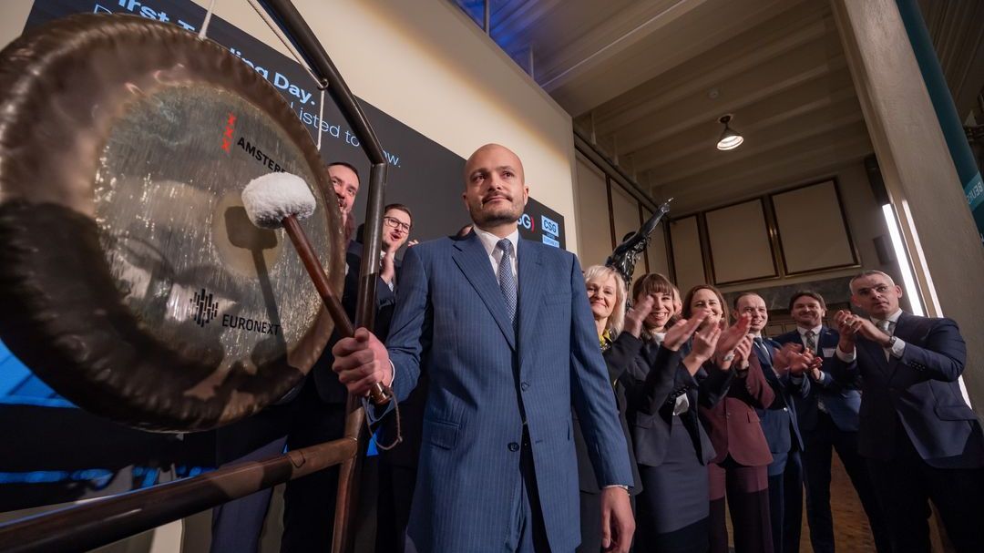 Firma roste, akcie klesají. CSG má za sebou tři měsíce na burze