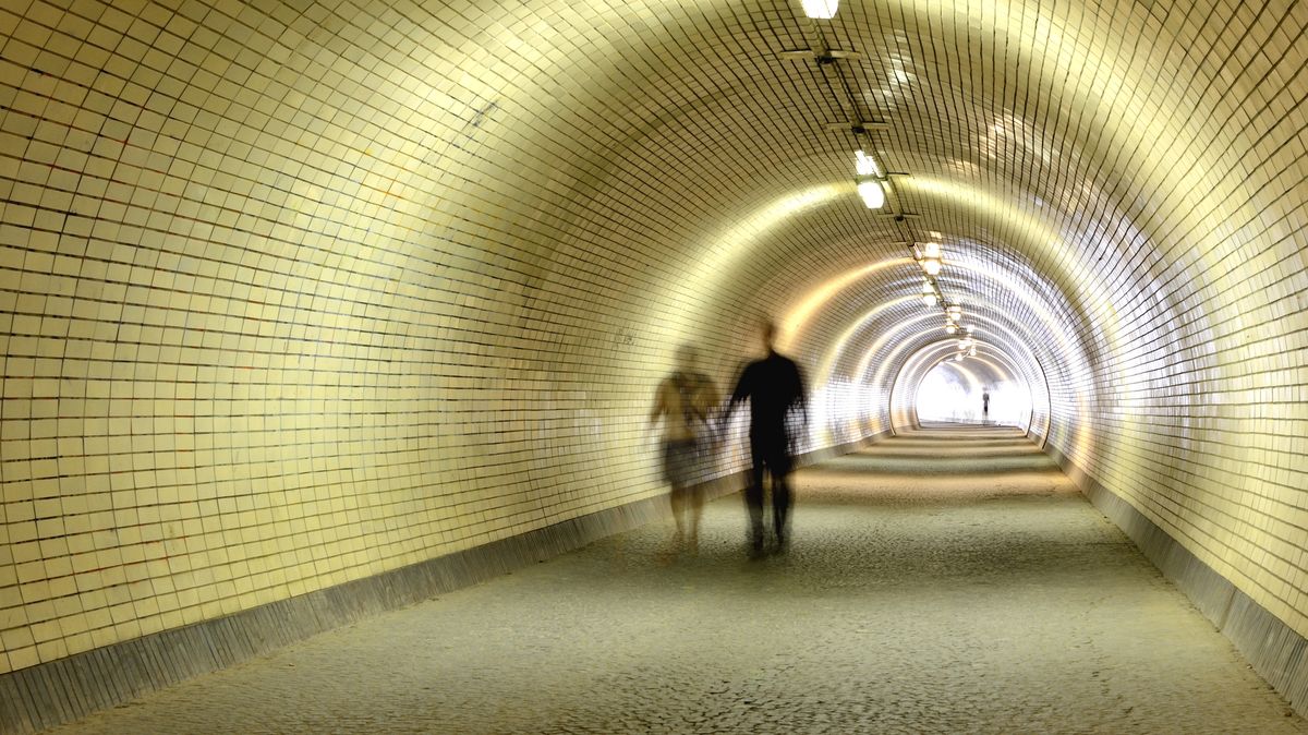 Radnice reaguje na vážnou nehodu. V Žižkovském tunelu snižuje rychlost