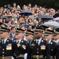 Před příjezdem královského páru ve Washingtonu pršelo.