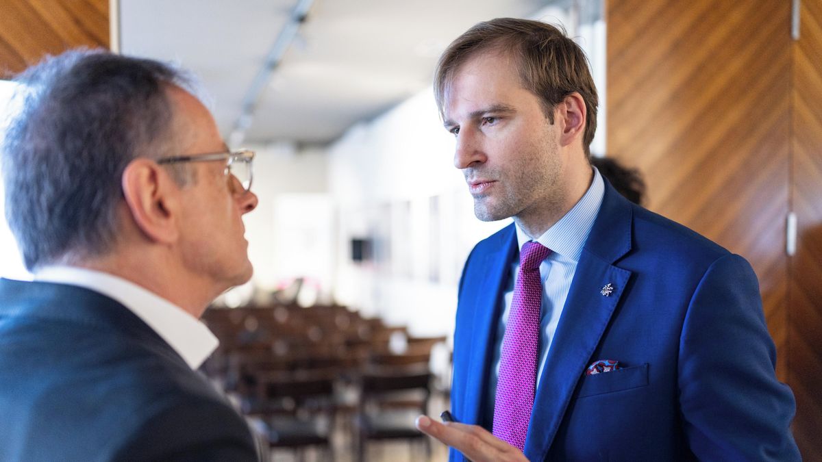 Ministerstvo navrhne zvýšení plateb za státní pojištěnce o 24 miliard korun
