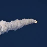 „Krásný výhled,“ vzkázal na Zemi krátce po startu Wiseman. „Výhled na Austrálii je právě teď velkolepý, je úžasné být v této výšce,“ dodal později.

 (Loď Orion cestou do vesmíru, 1. dubna, mys Canaveral).