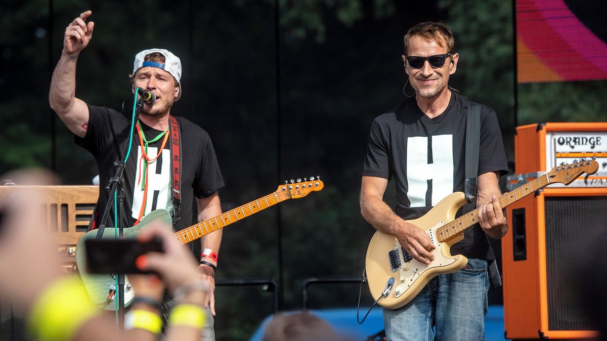 Spojila je láska k punku. Matěj Homola vydal knihu o kapele Wohnout