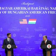 Podle Orbána je pro Maďarsko velmi cenný americký postoj údajně podporující mír na Ukrajině. Dodal, že Maďarsko je stále připraveno hostit mírový summit, pokud USA a Rusko usoudí, že je to potřeba.