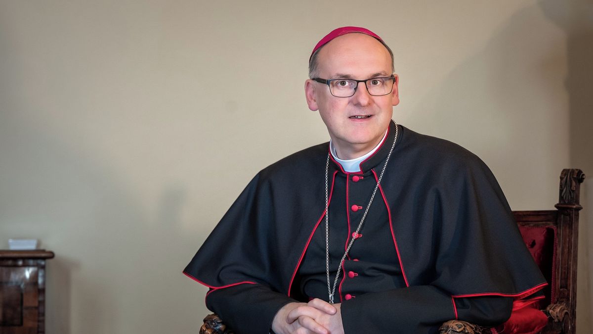 Nový pražský arcibiskup: Nezávislost médií je v ohrožení, nerušte poplatky