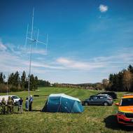 A vytvořili tak náhradní komunikační síť, díky které by si při blackoutu mohli předávat informace vojáci, hasiči a policisté s lidmi v krizových štábech a v odříznutých obcích.