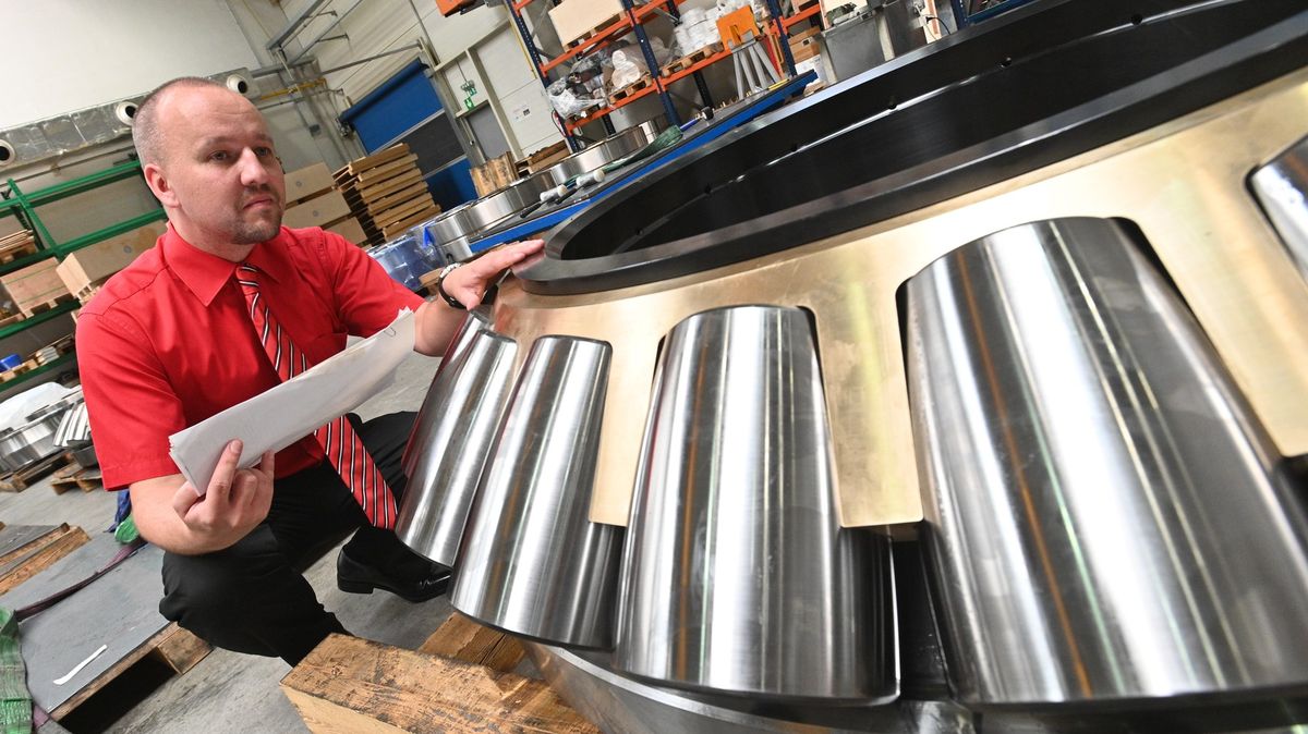 Jet Investment koupil podíly ve výrobci ložisek a síti indoor parků