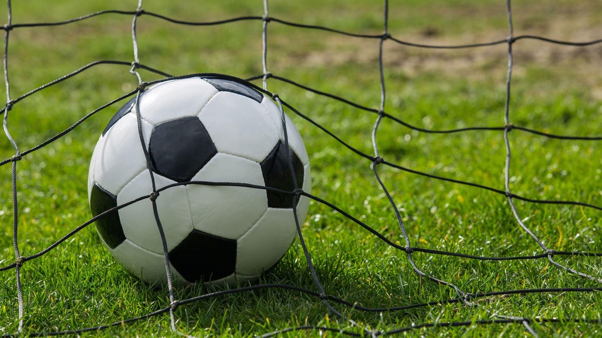 Úplatky jako stranický úkol. Jak vypadala fotbalová korupce před revolucí