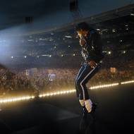 Jaafar Jackson v roli Michaela Jacksona.