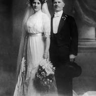 Svatební foto z roku 1912, kdy se Tomáš Baťa oženil s Marií Menčíkovou.