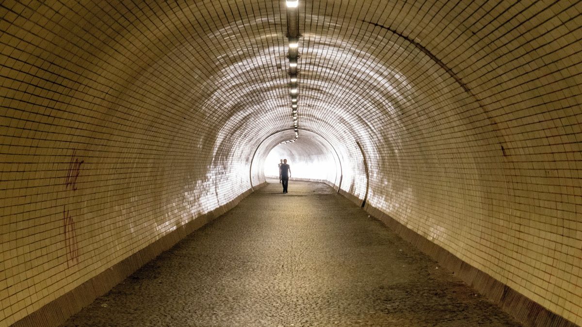 Nebezpečný Žižkovský tunel. Po nehodě se má snížit rychlost a zvýšit dohled